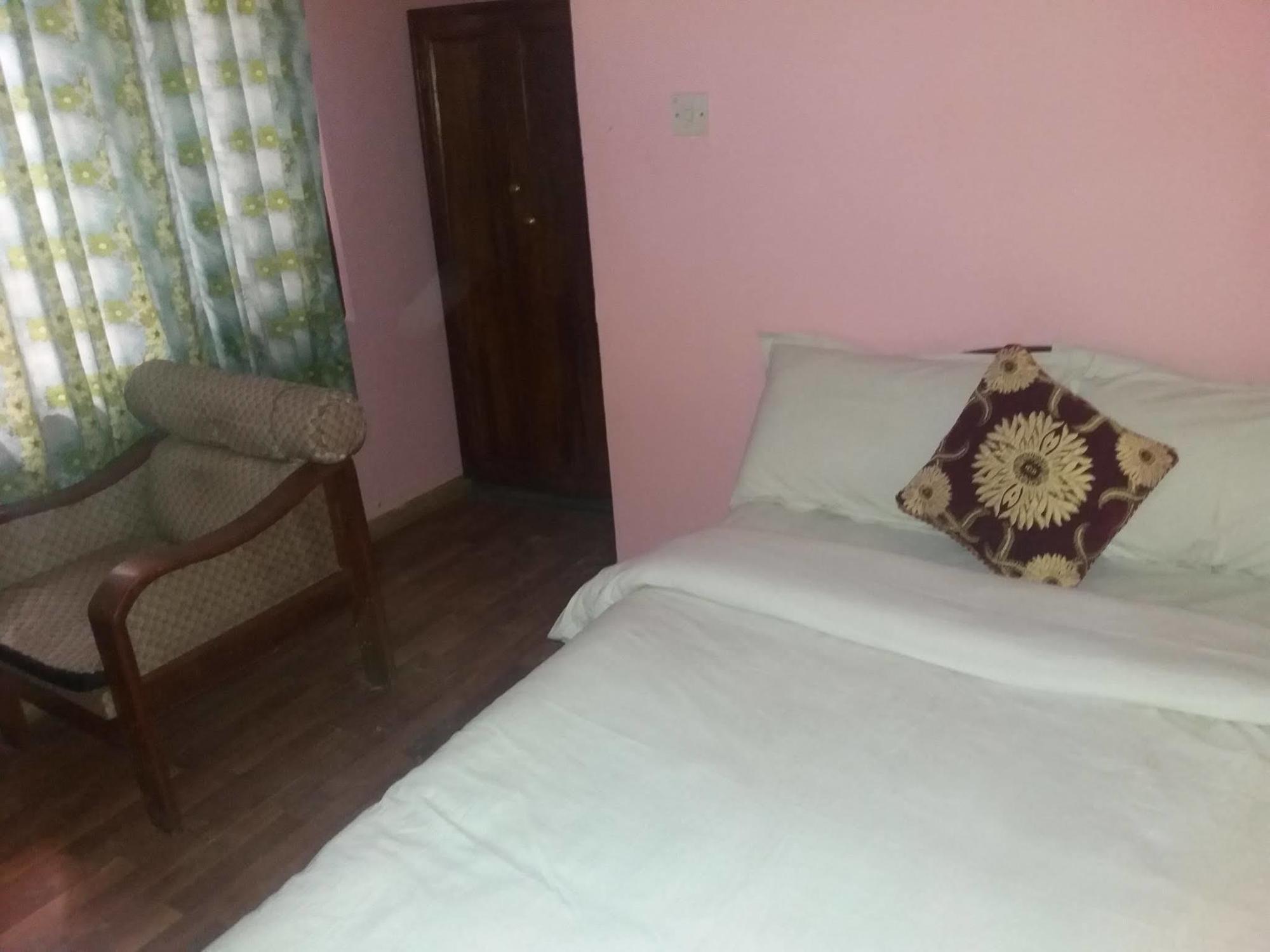 Kings Land Hotel Катманду Екстериор снимка
