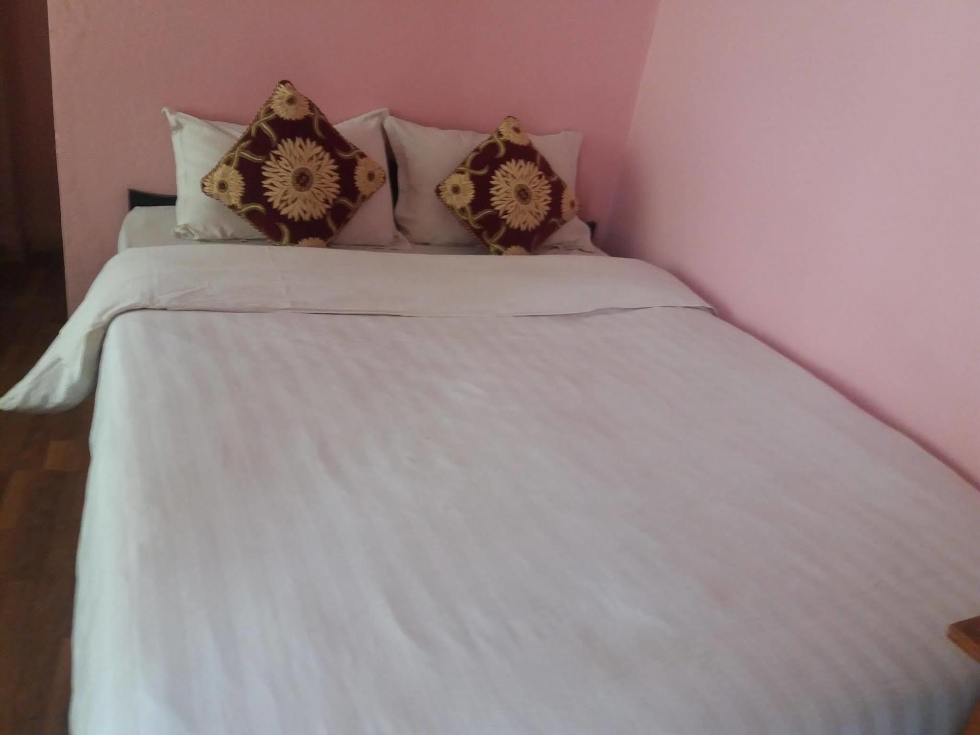 Kings Land Hotel Катманду Екстериор снимка
